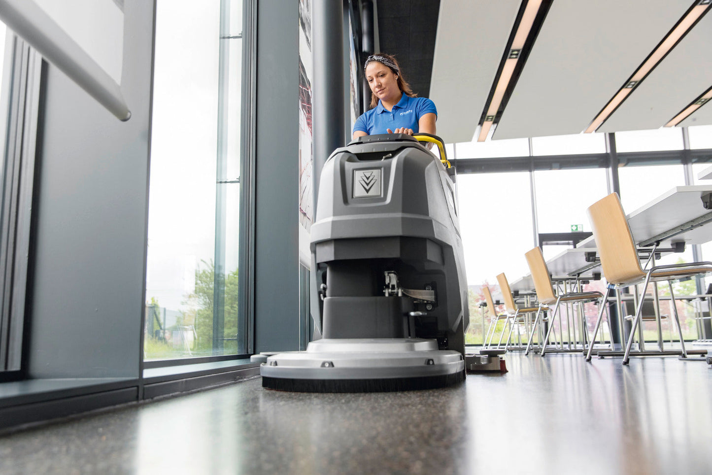 AUTOSCRUBBER KARCHER BD 50/55 W BP CLASSIC WITH AGM BATTERIES AND BRUSHES 20" PATH