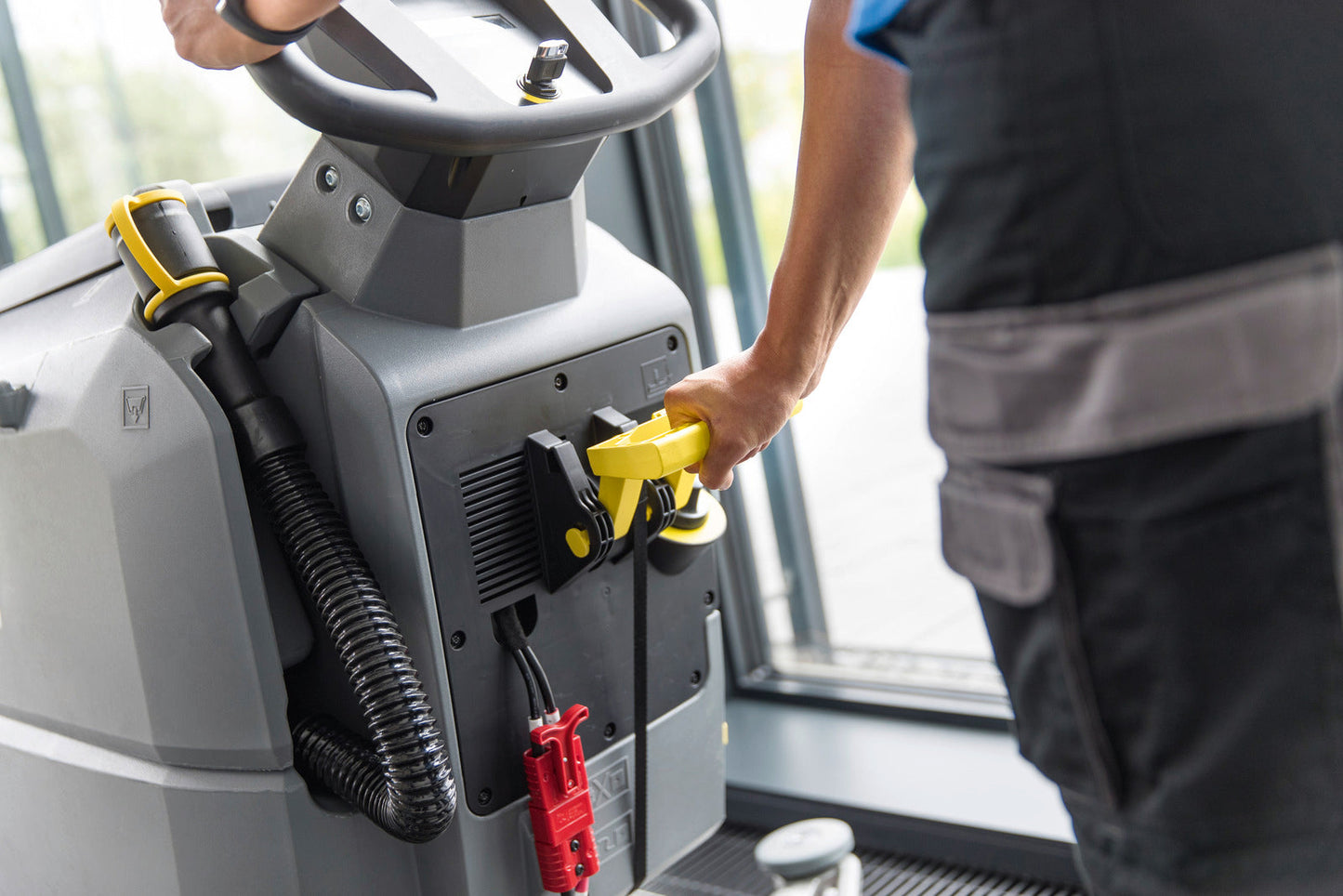 AUTOSCRUBBER KARCHER BD 50/55 W BP CLASSIC WITH AGM BATTERIES AND BRUSHES 20" PATH